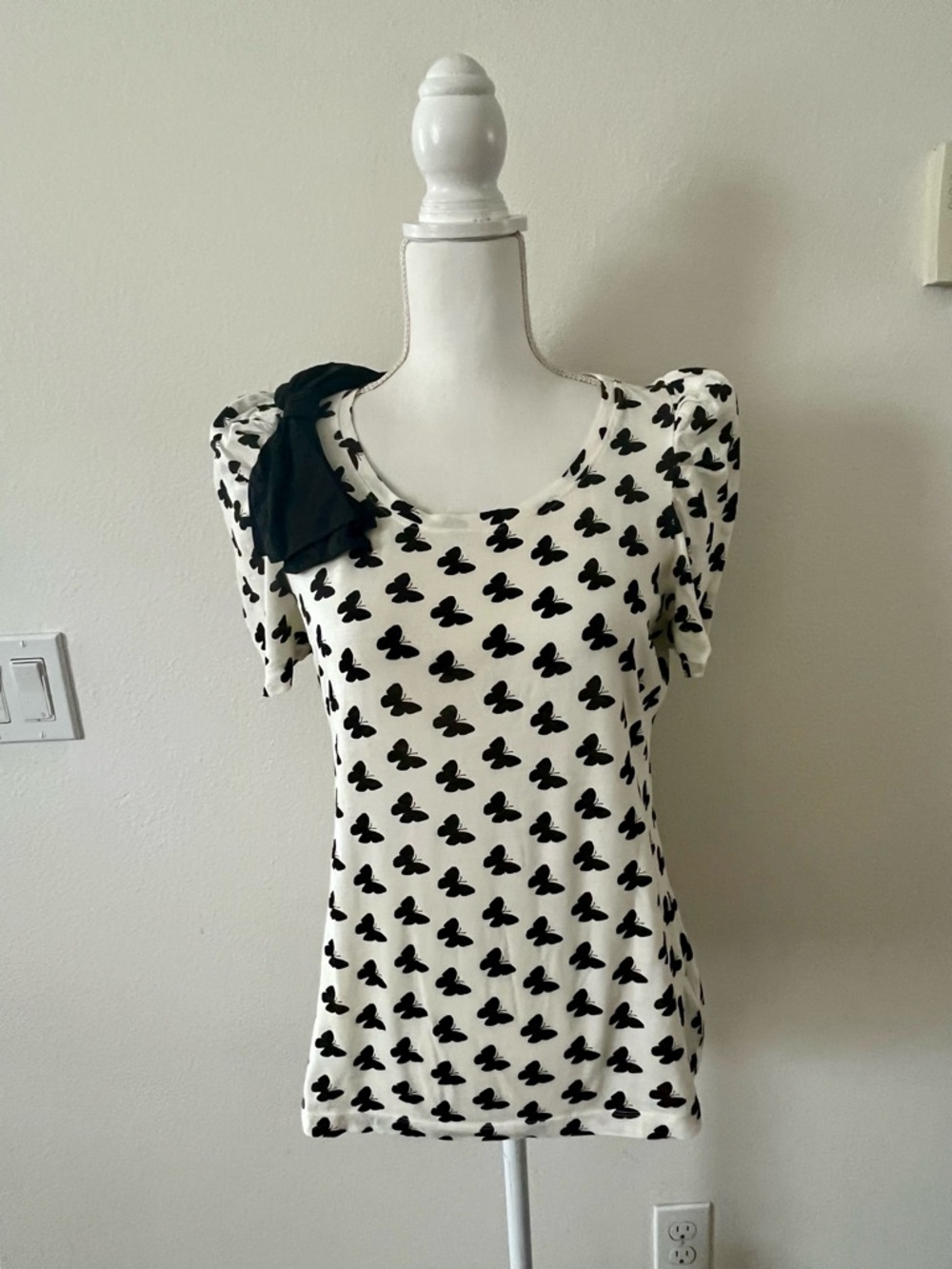 Twenty Black and White Bow Accent Tee